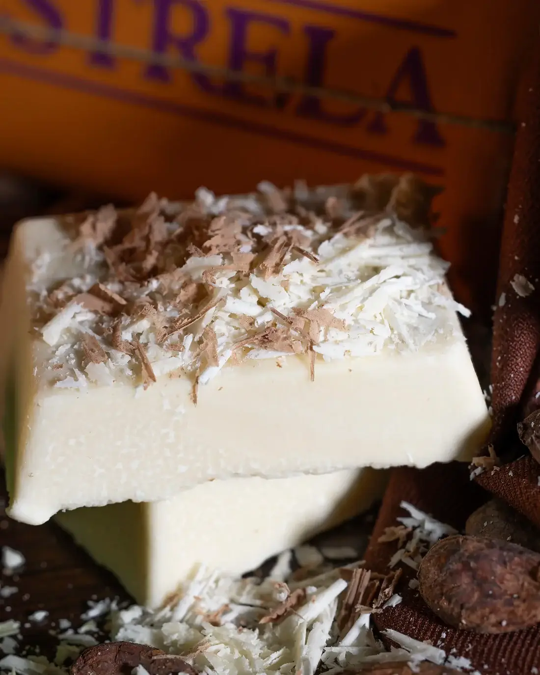 Nómada Chocolates - Wholesale Chocolate Bar - "Serra da Estrela" White Chocolate with Passion Fruit - 300g1