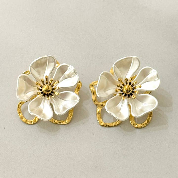 Cassette Barcelona - Wholesale Stud/Post Earrings - Enigma Floral Stud Earrings 0