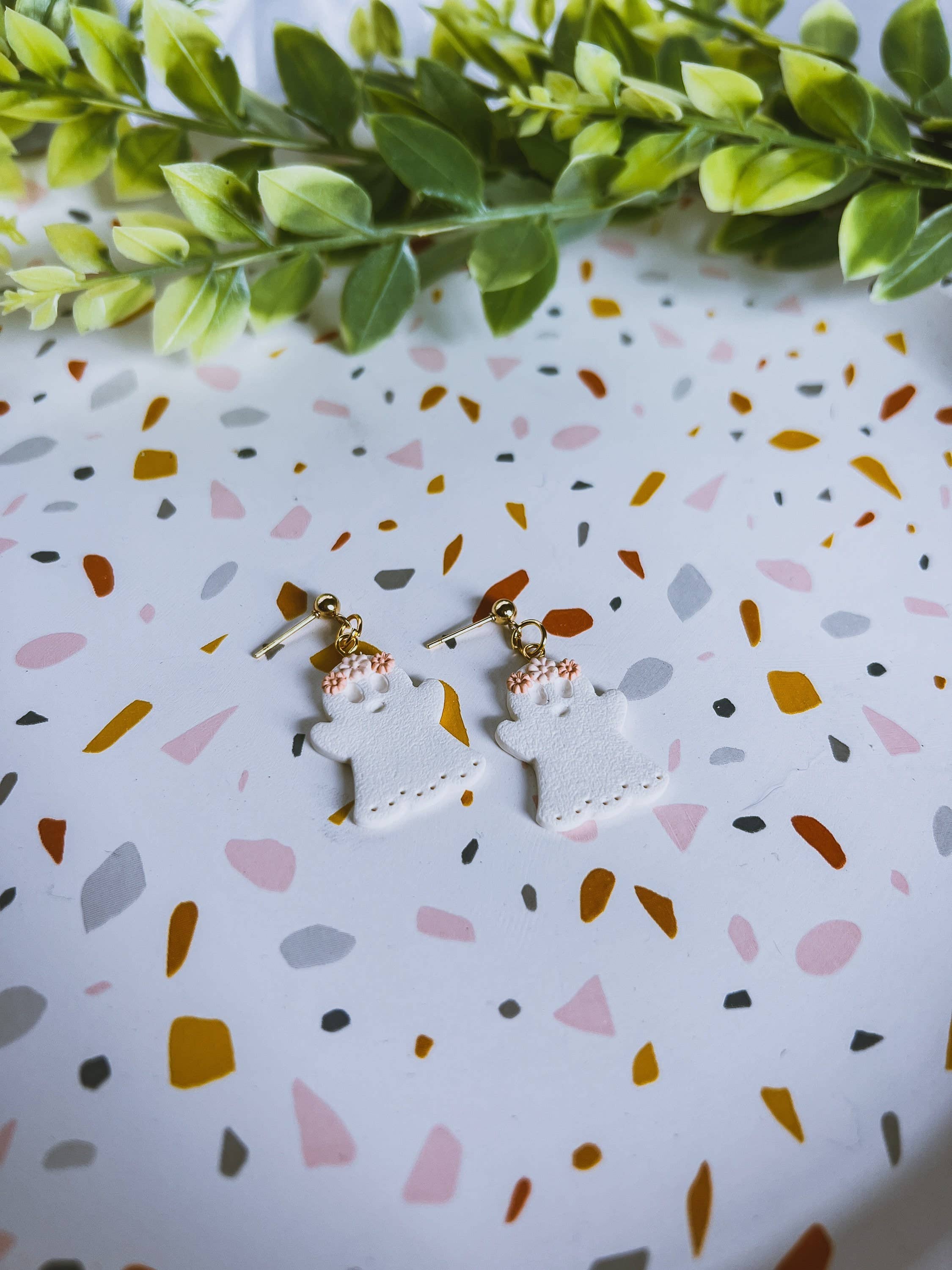 Belu Designss - Vendita all'ingrosso Orecchini pendenti - Graziosi orecchini in argilla polimerica con fantasmi bianchi6