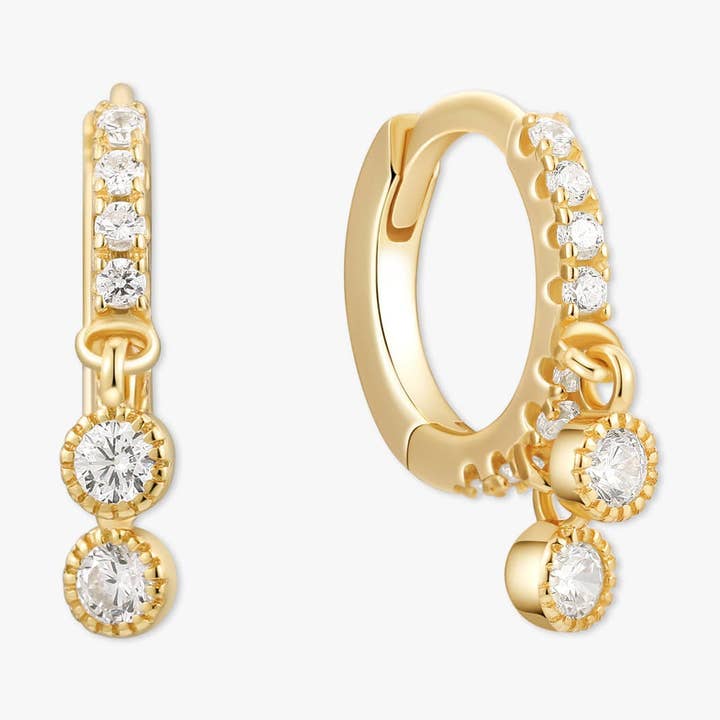 Dubbele Bezel Dangle Huggie in Goud voor wholesale door LEA Jewels