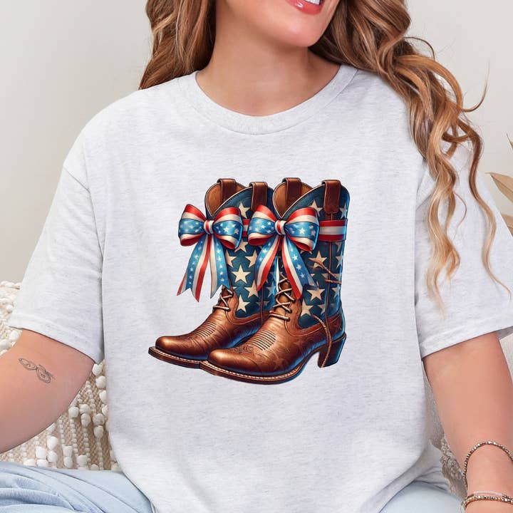 Tee-shirt de cowgirl patriotique pour le 4 juillet pour la vente par Happy Mail Wholesale