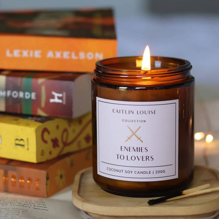 'Enemies to Lovers' Bookish Candle for wholesale by Caitlin Louise Collection
