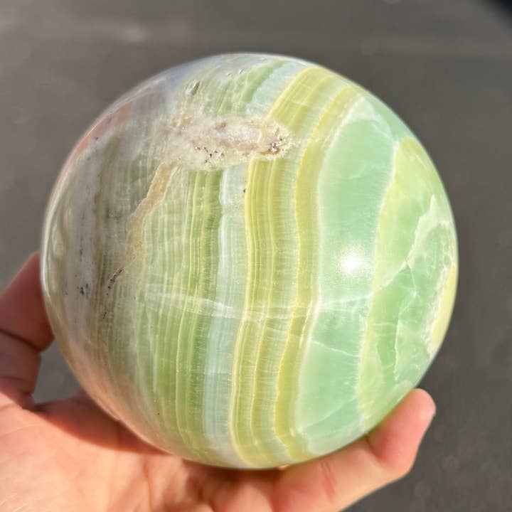 SPHÈRE DE CALCITE PISTACHE XXXL (95MM-100MM) (Copie) pour la vente par Metaphysical & Healing Crystals