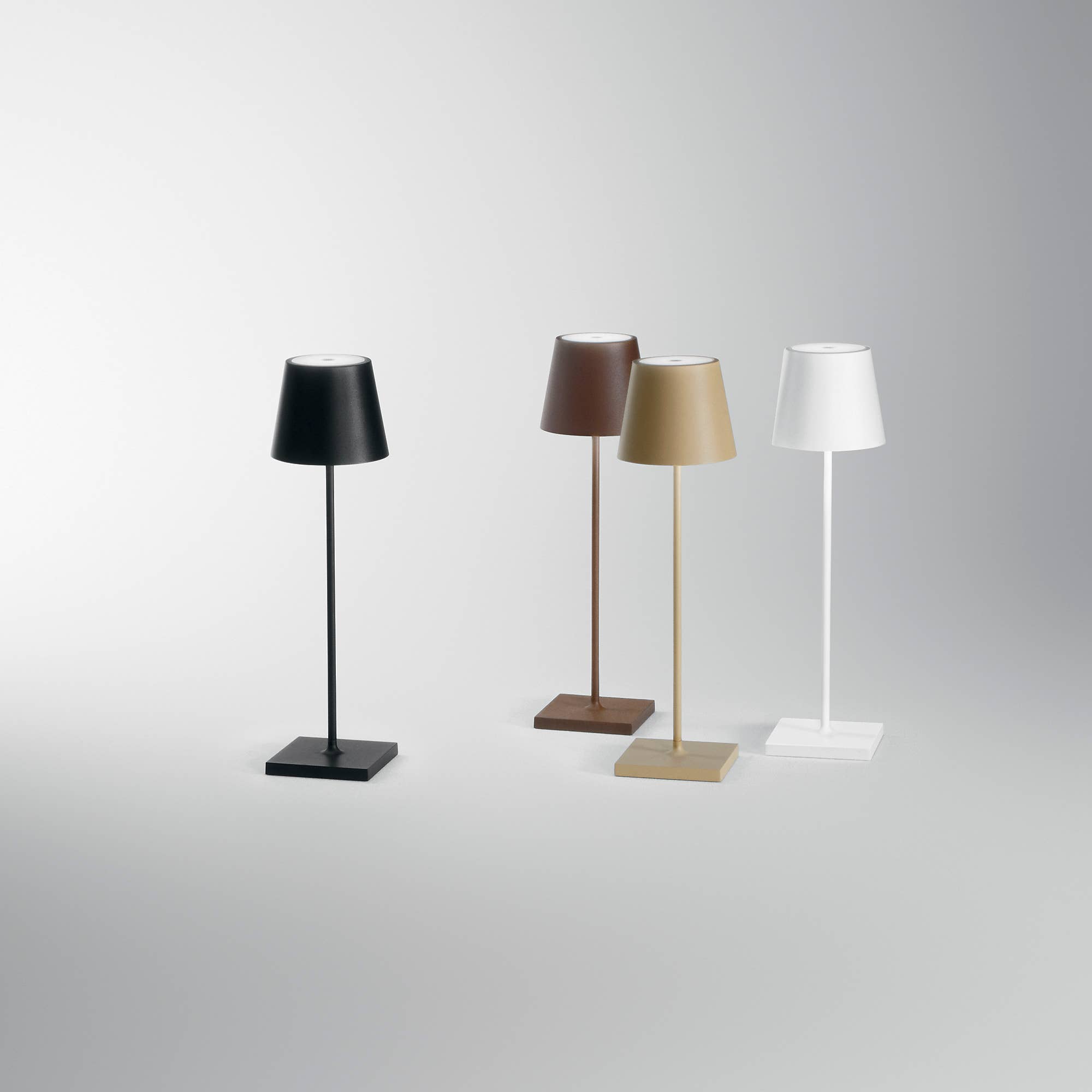 Gruppo F.T – Engroshandel Skrivebordslampe – Drink bordlampe i metal med batteri og touch-dæmper2