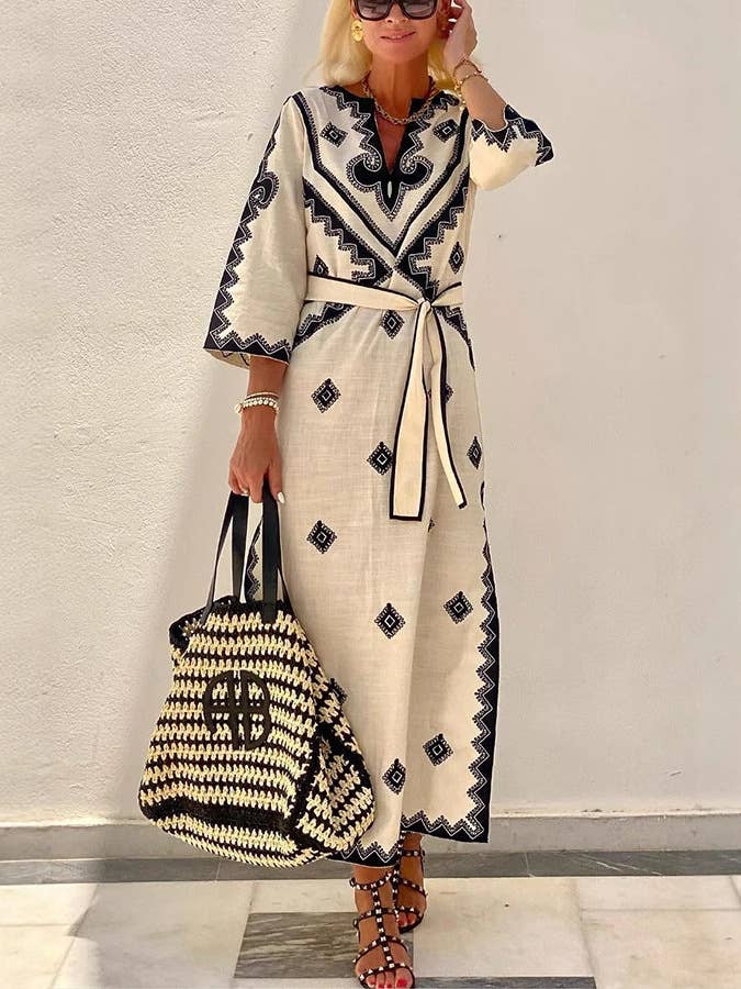 ElevateWell – Großhandel Kleid – Damen – Herbst Bohemian Bedrucktes Maxikleid mit Gürtel1