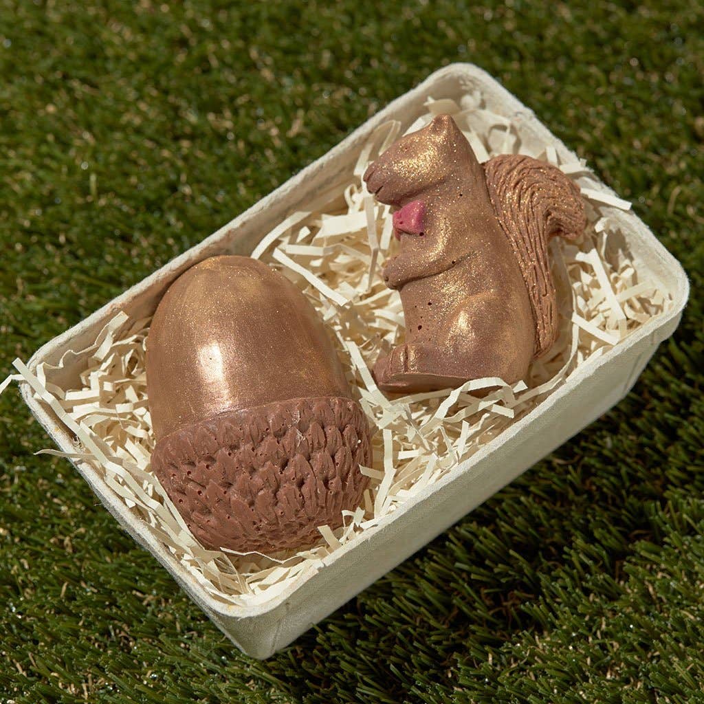 Choc on Choc – wholesale Chocolate – Golden Chocolate Squirrel And Acorn1