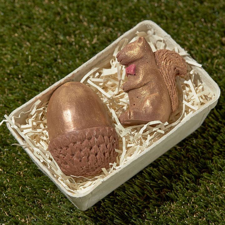 Choc on Choc – wholesale Chocolate – Golden Chocolate Squirrel And Acorn1