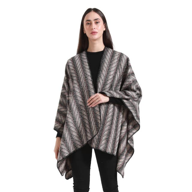 CP23135 Sonora Ballade Ruana Cape for engroshandel hos Pretty Persuasions