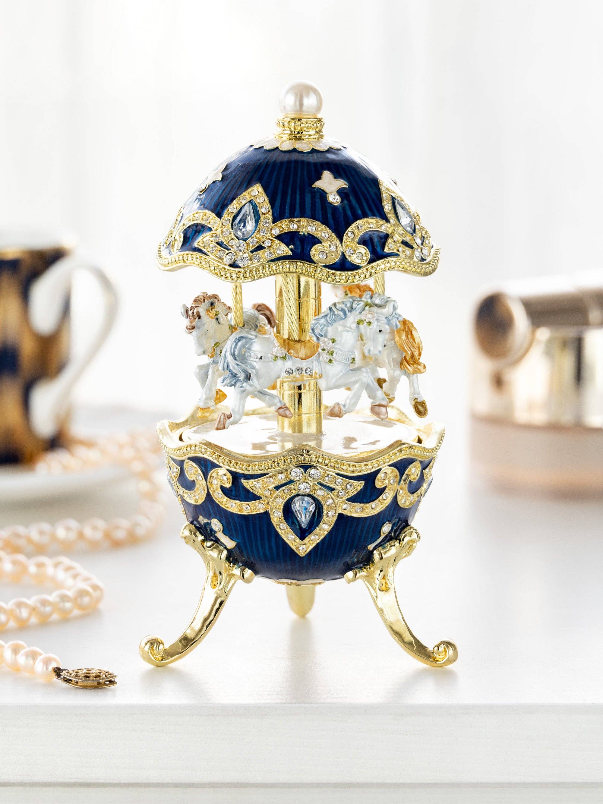 Keren Kopal - Venta al por mayor Cajas decorativas - Huevo de Fabergé con carrusel de caballo de viento azul13
