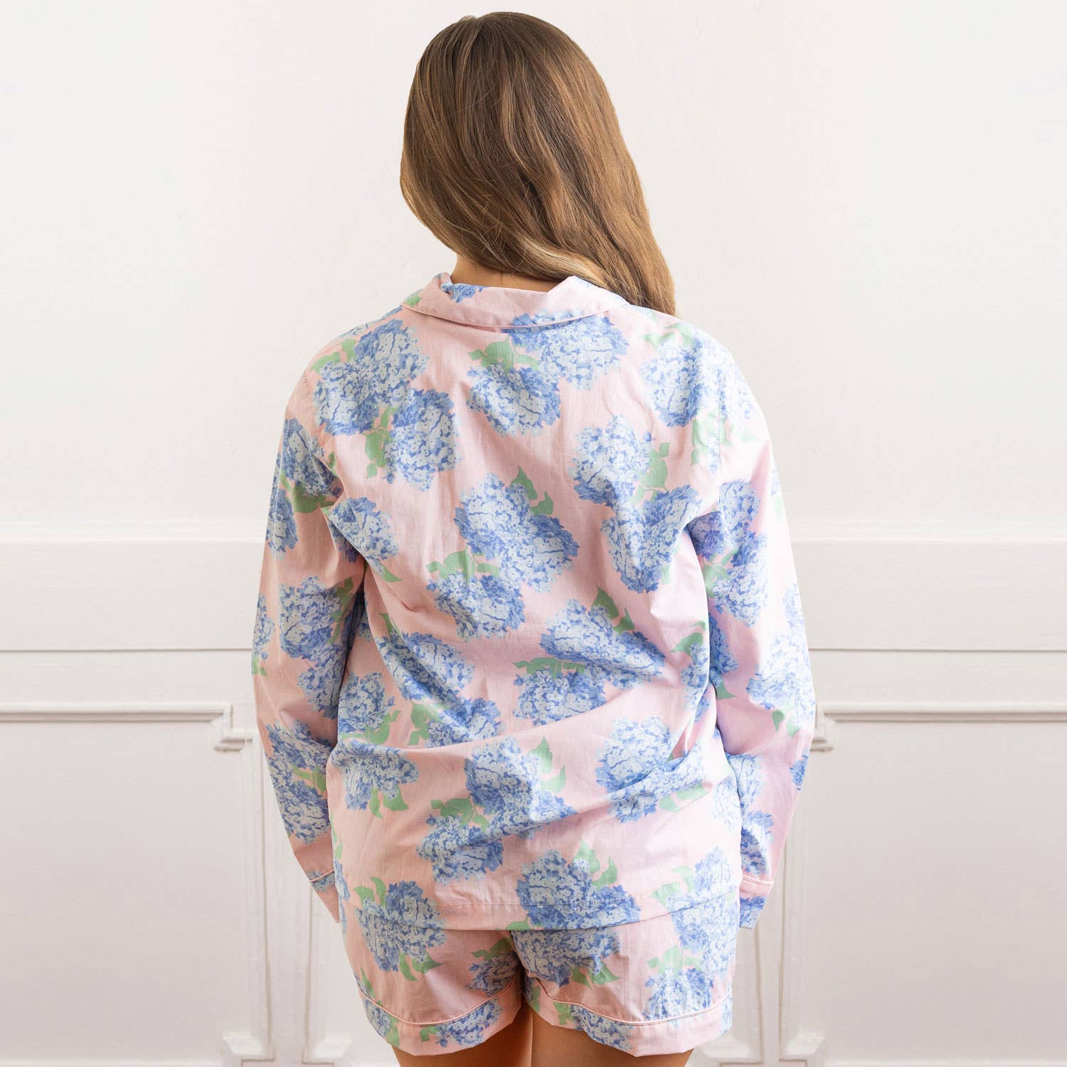 8 Oak Lane – wholesale Pyjamasset - Dam – Hydrangea Pink PJ-set med shorts och långärmad topp1