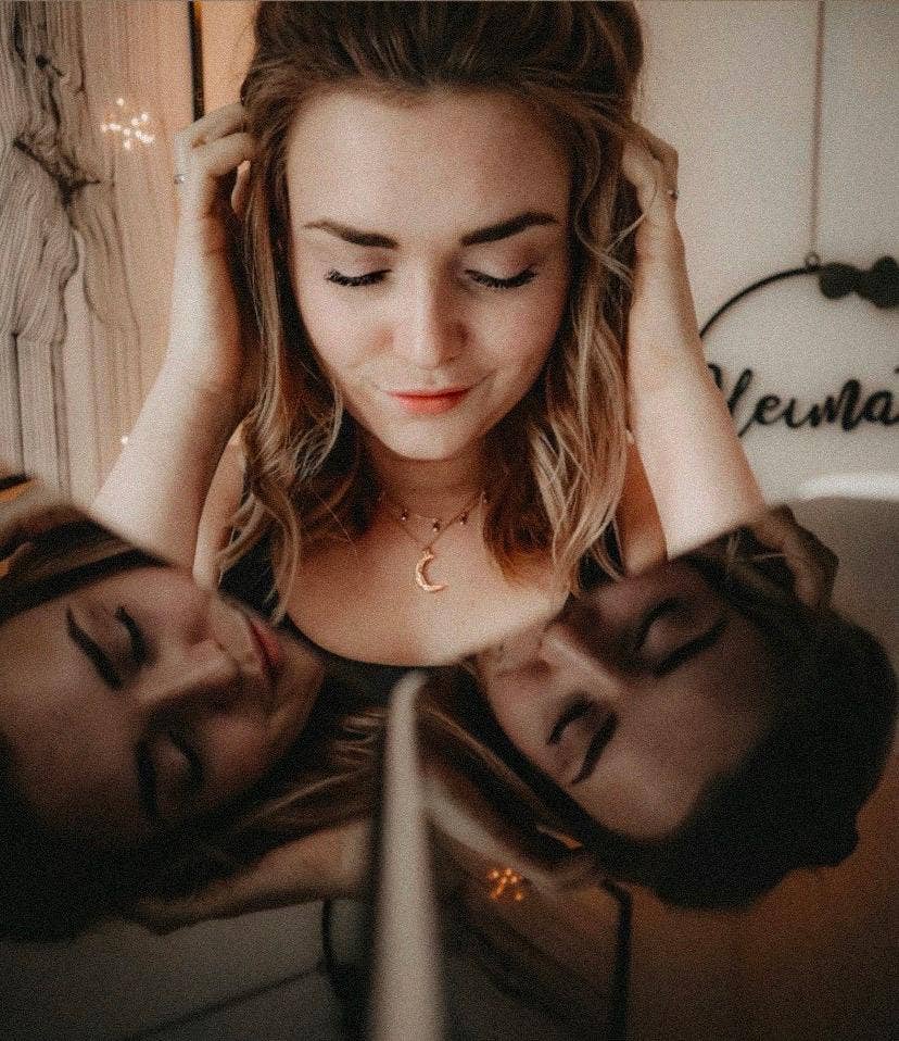 Love Local Jewelry - Venta al por mayor Collares con colgantes/abalorios - Collar Matea con colgante de luna y longitud ajustable3