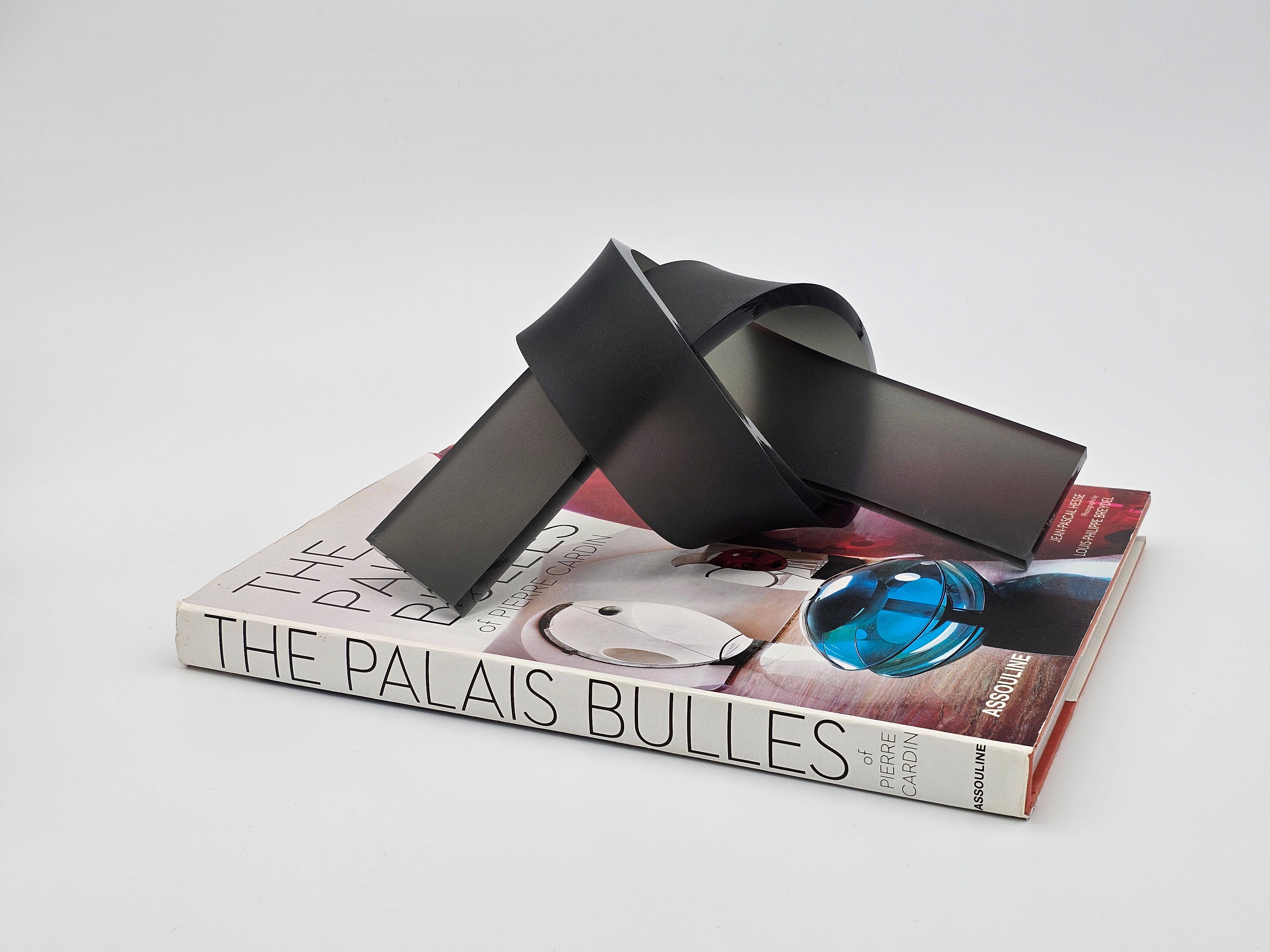 Somar Creations - Wholesale Decorative Tabletop Object - Acrylic Large Love Knot 26