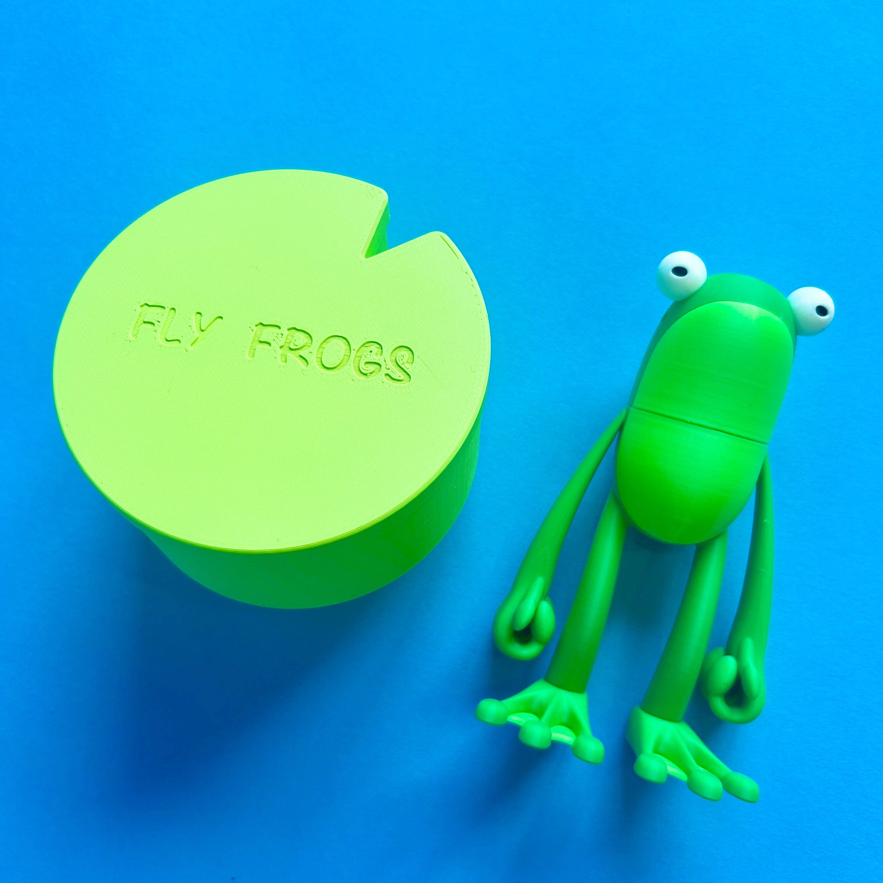 Fly Frogs - Wholesale Decorative Figurine - Basic B3