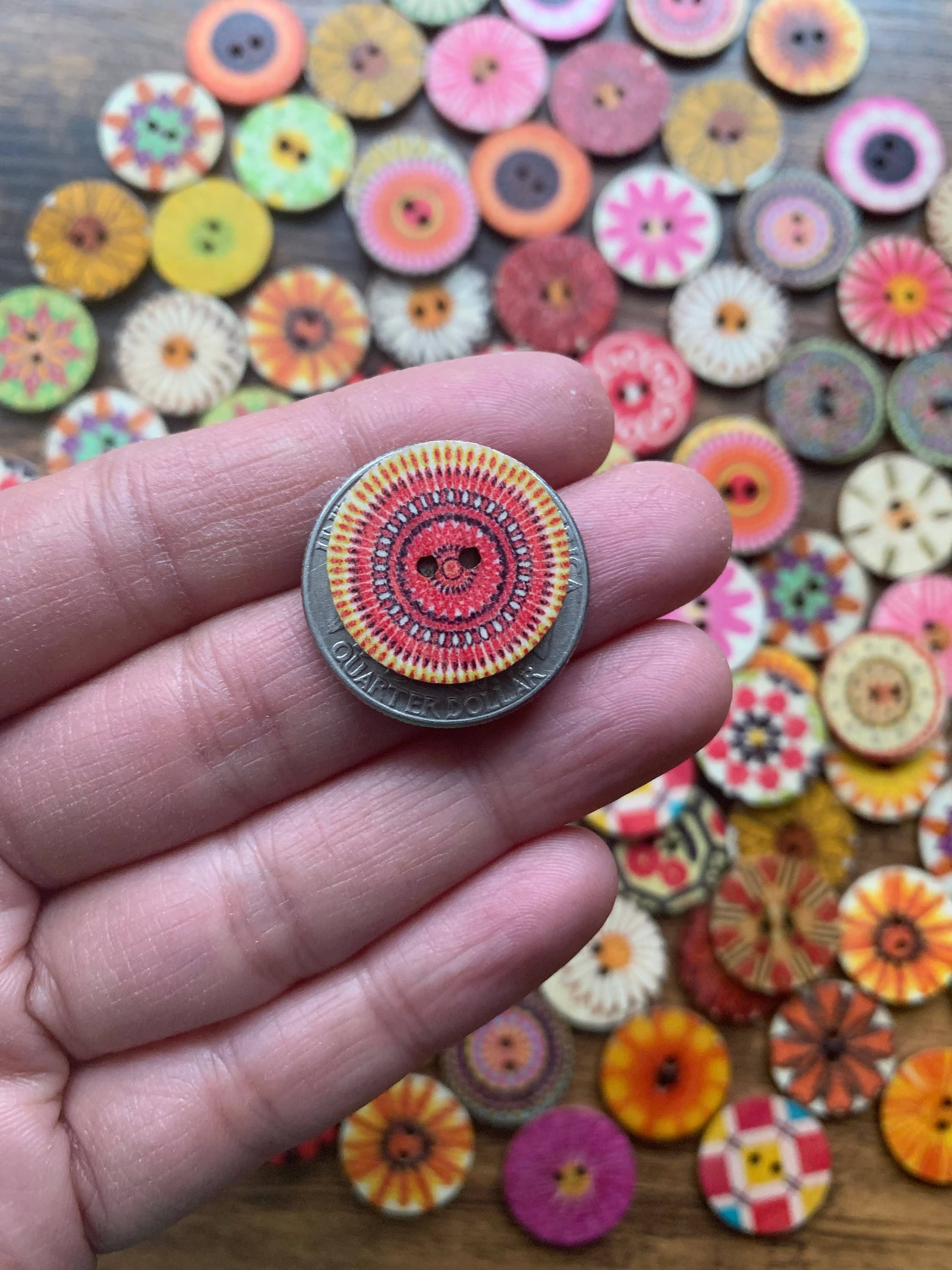 Magnifique Hearts - Wholesale Sewing Button/Snap - Mix Of Colorful, Wooden Buttons / 0.6, 0.75, 1 Inch Sizes /4