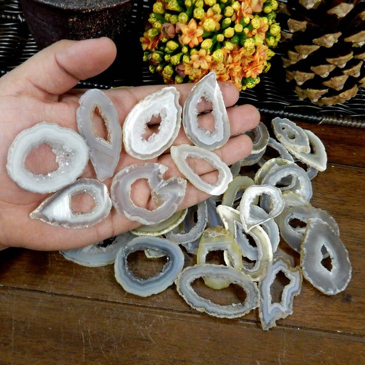 Rock Paradise – Engroshandel Spirituelle sten og krystaller – Krystal Druzy agatskiver med naturligt Druzy Center11