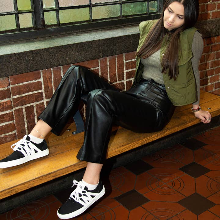 VAER – Großhandel Lifestyle-Sneaker – Damen – VAER Black Phoenix nachhaltiger Sneaker – Kreislaufwirtschaft & Upcycling7