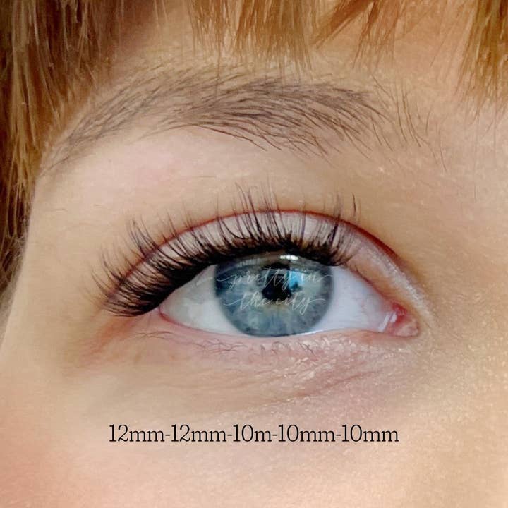 Pretty In The City Beauty - Wholesale False/Fake Eyelashes - Pre-Glued Lashes - Bit of Glam2