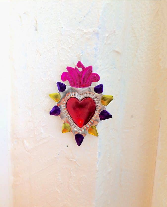 Tienda Esquipulas distribution – wholesale Dimensionell/3D-väggkonst – Hjärtan av präglad metall, ex-voto, 8 cm6