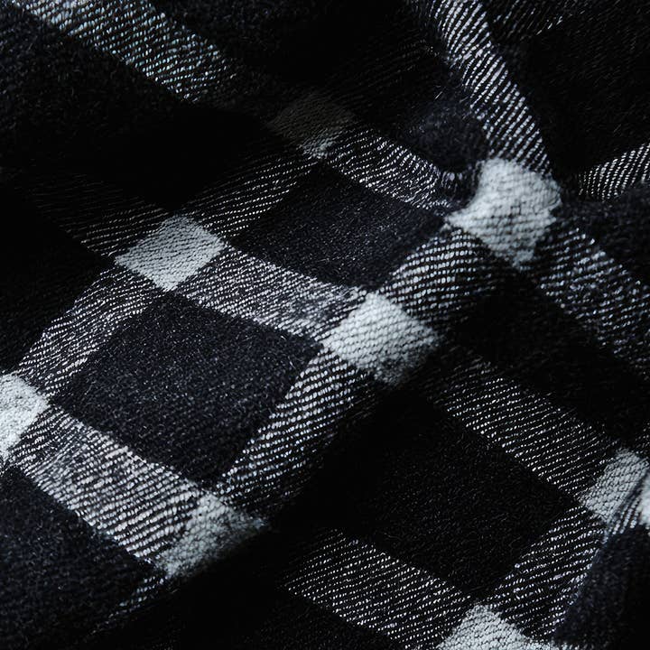 Milkhouse Candle Company - Wholesale Jar/Filled Candle - 14 oz Milkbottle Candle: Fireside Flannel3