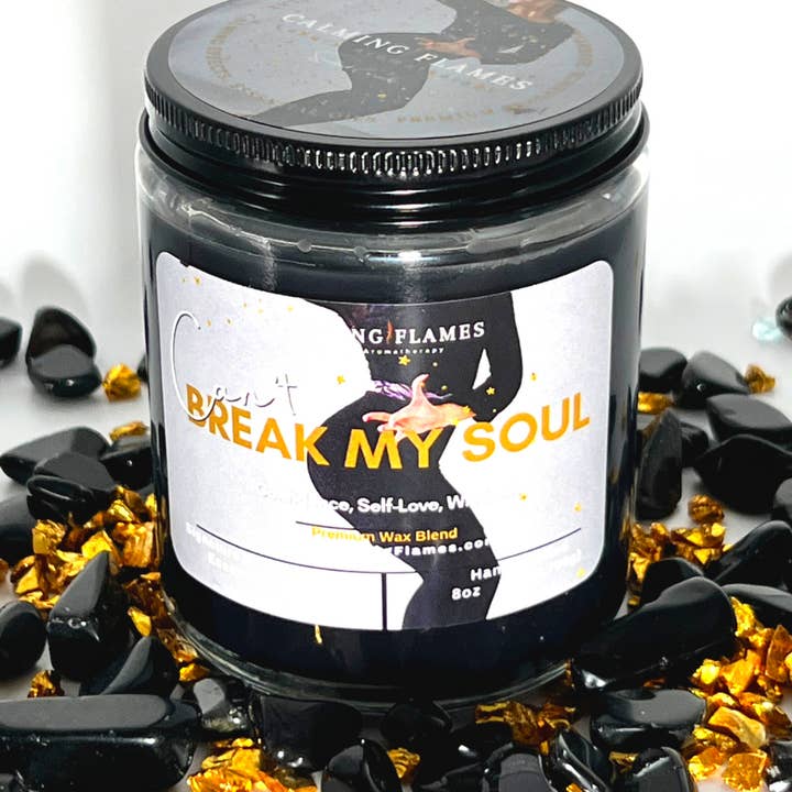 Zwarte kaars - geurkaars met wierook en lavendel „Can't Break My Soul” Aromatherapiekaarsen voor wholesale door Calming Flames LLC