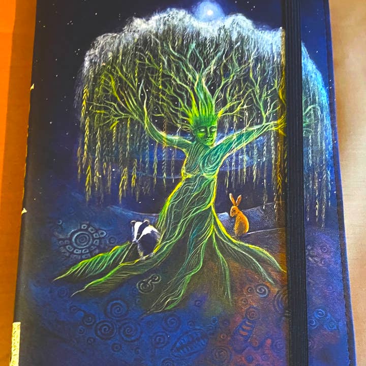 Diario Rooted en acabado suave al tacto de pétalos de rosa A5 para venta al por mayor de Hannah Willow Art