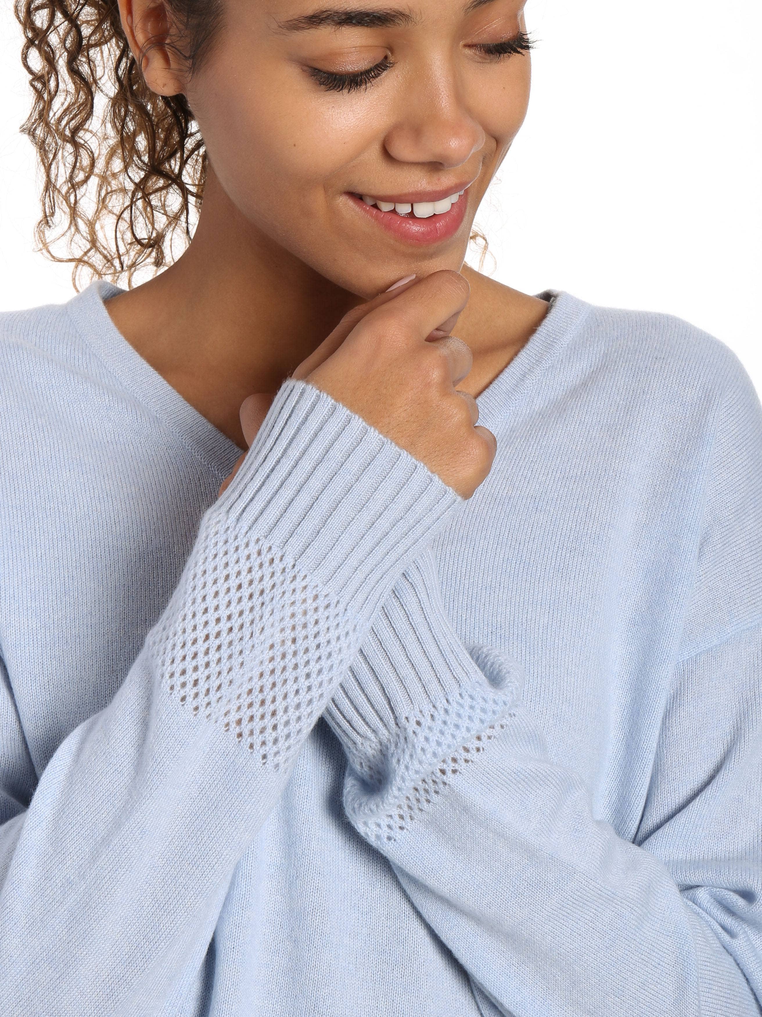 Noble Mount – Großhandel Strickpullover – Damen – Zainuno Moizni Damen-Pullover mit V-Ausschnitt aus 100% Kaschmir24