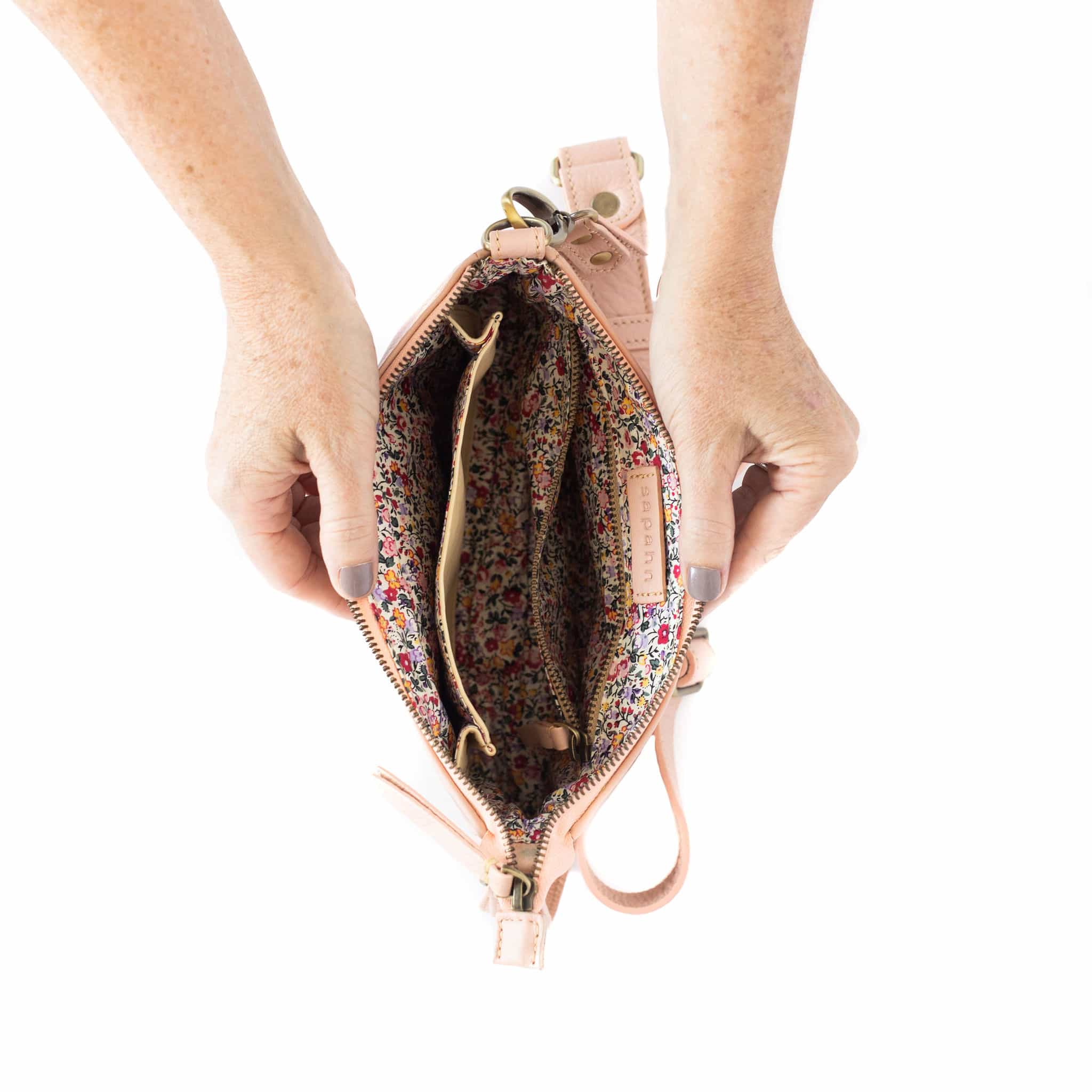 Sapahn - Wholesale Crossbody Bag - Women's - AE Crossbody Wristlet Wallet86