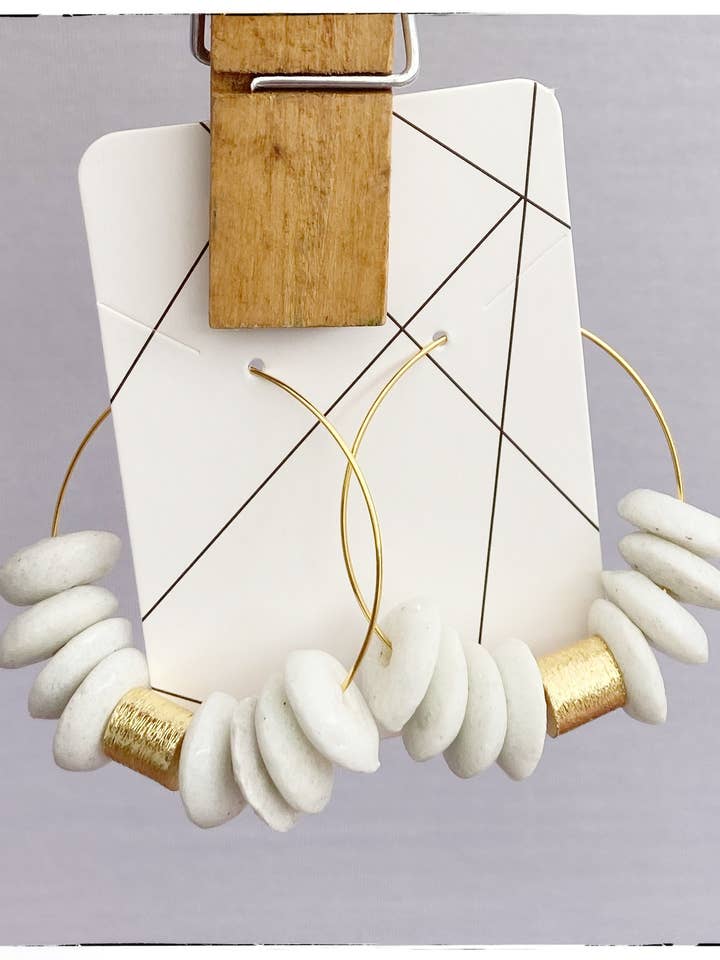 Ashanti Ohrring mit Glasperlen, kreisförmig, Weiß für den Großhandel von GentrybyJenna