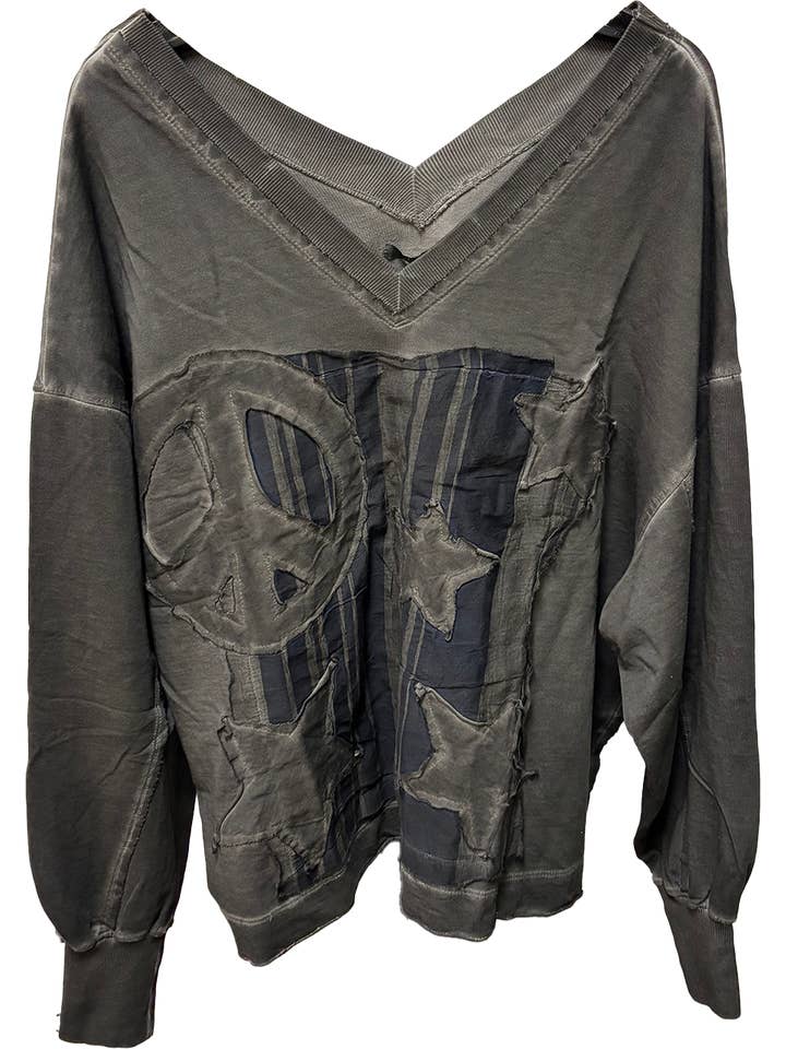 LeParisPetit by I Love Linen - Wholesale Sweatshirt - Women's - Sweatshirt Peace & Stars Patch Pigment-Wash Terry – 4 Colors2