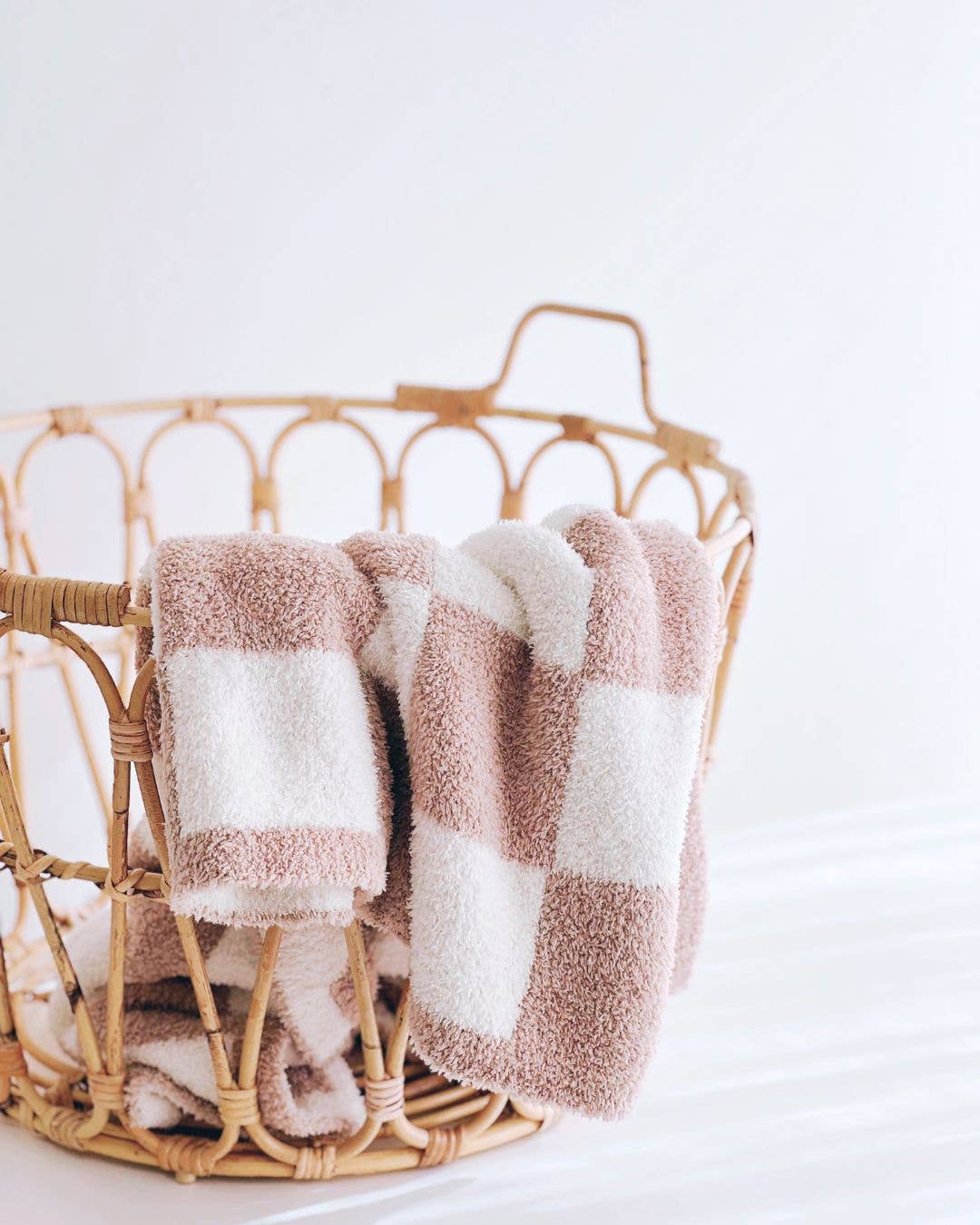 Lucky Panda Kids - Wholesale Bedding Blanket - Kids & Baby - Checkered Plush Baby Blanket | Latte13