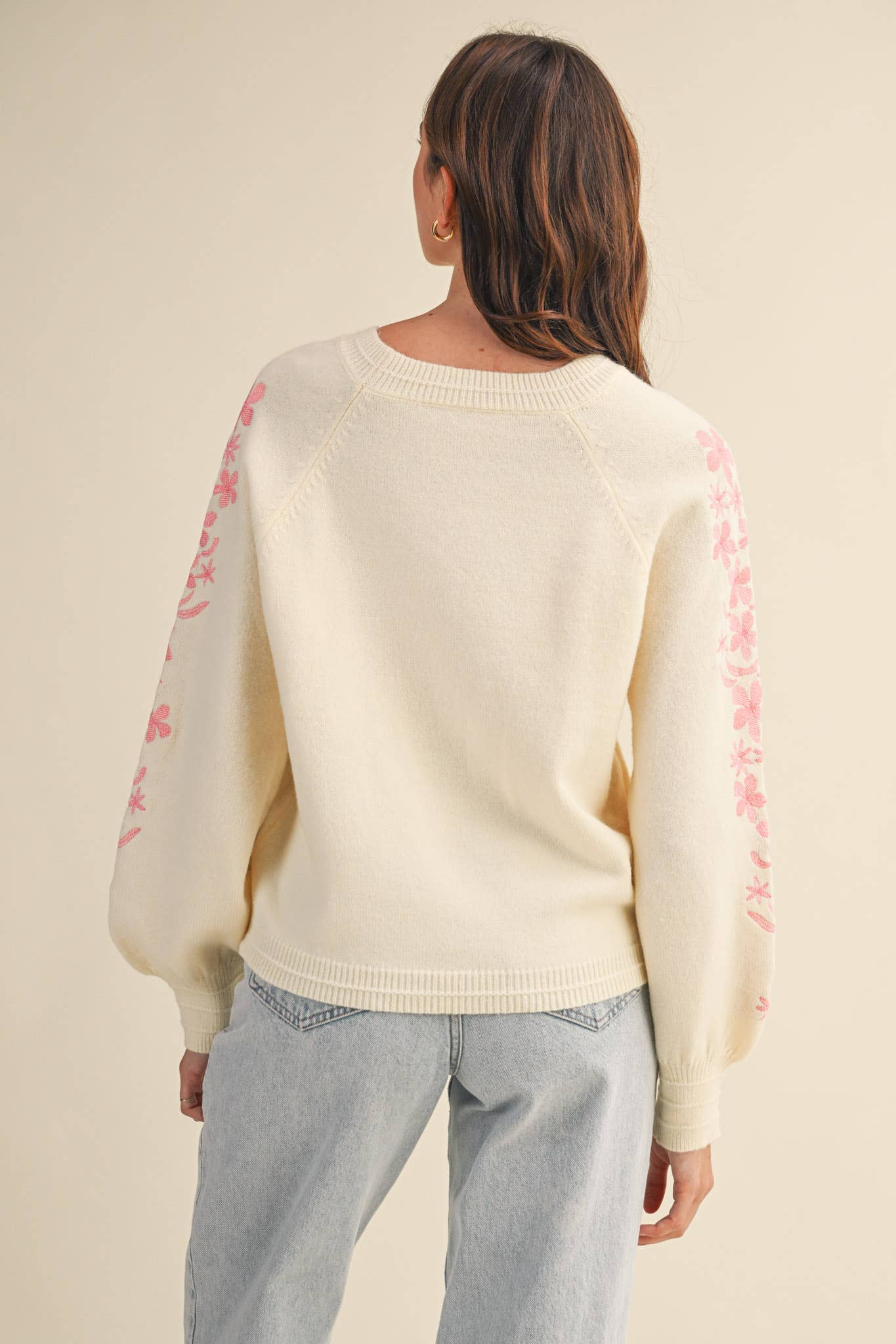 &MERCI - Wholesale Knit Sweater - Women's - PULLOVER SWEATER WITH FLORAL EMBROIDERED SLEEVES MSW1089027
