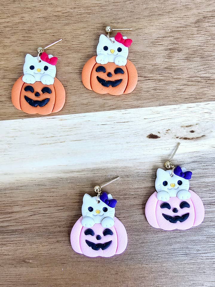 Oorbellen met kat en pompoen voor wholesale door Beckys Creations