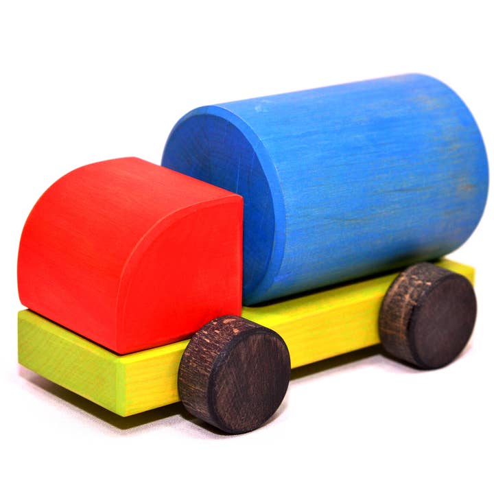 Houten speelgoedvrachtwagen geverfd „Gazoline”, Push & Pulls Toy voor wholesale door Lis Toys