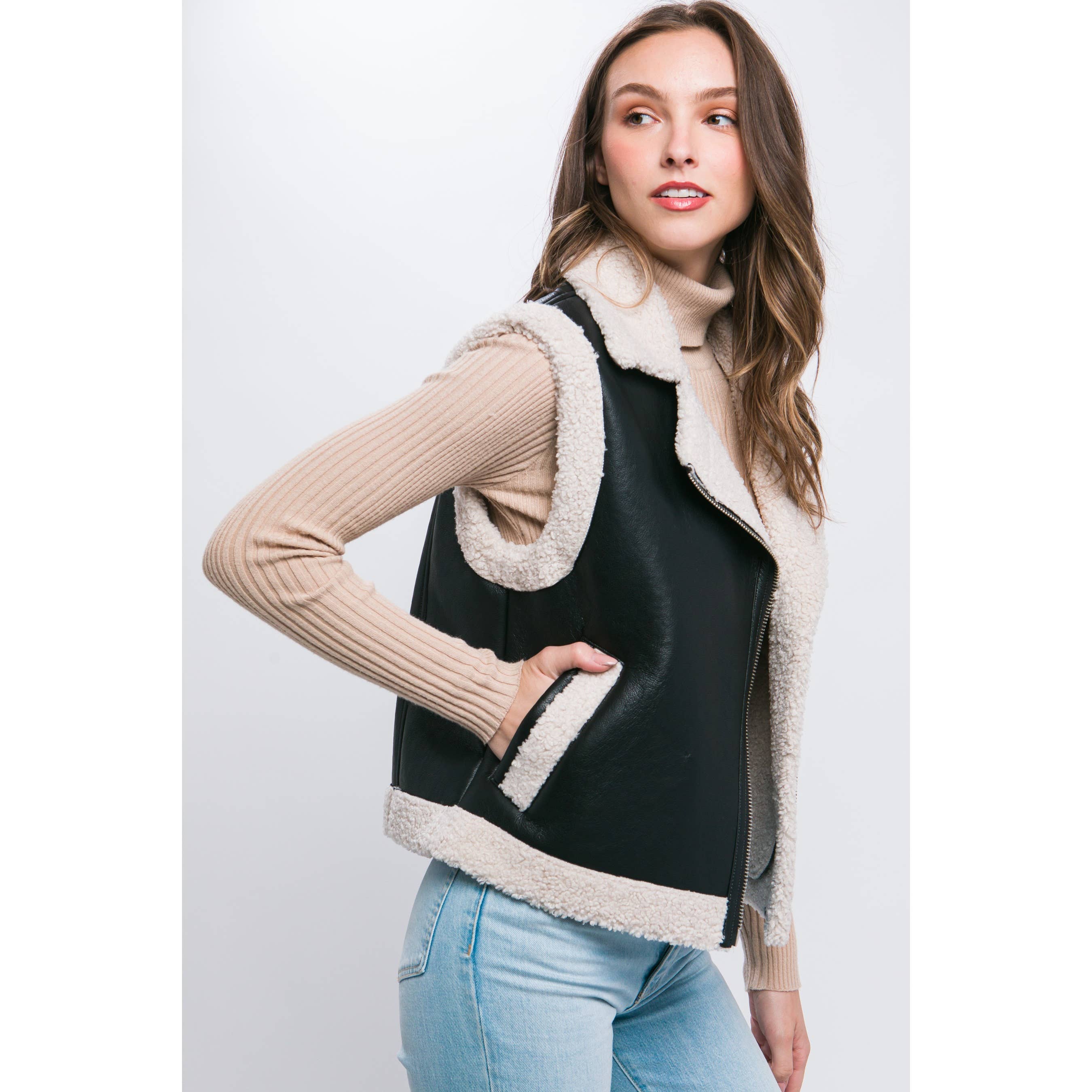 HiteJeans – wholesale Väst - Dam – PU Faux Läder Sherpa Trim Vest1