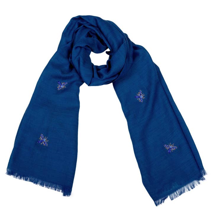 Handbestickter Schal Anais mit Bienenmotiven Blau für den Großhandel von Shirin Sehan