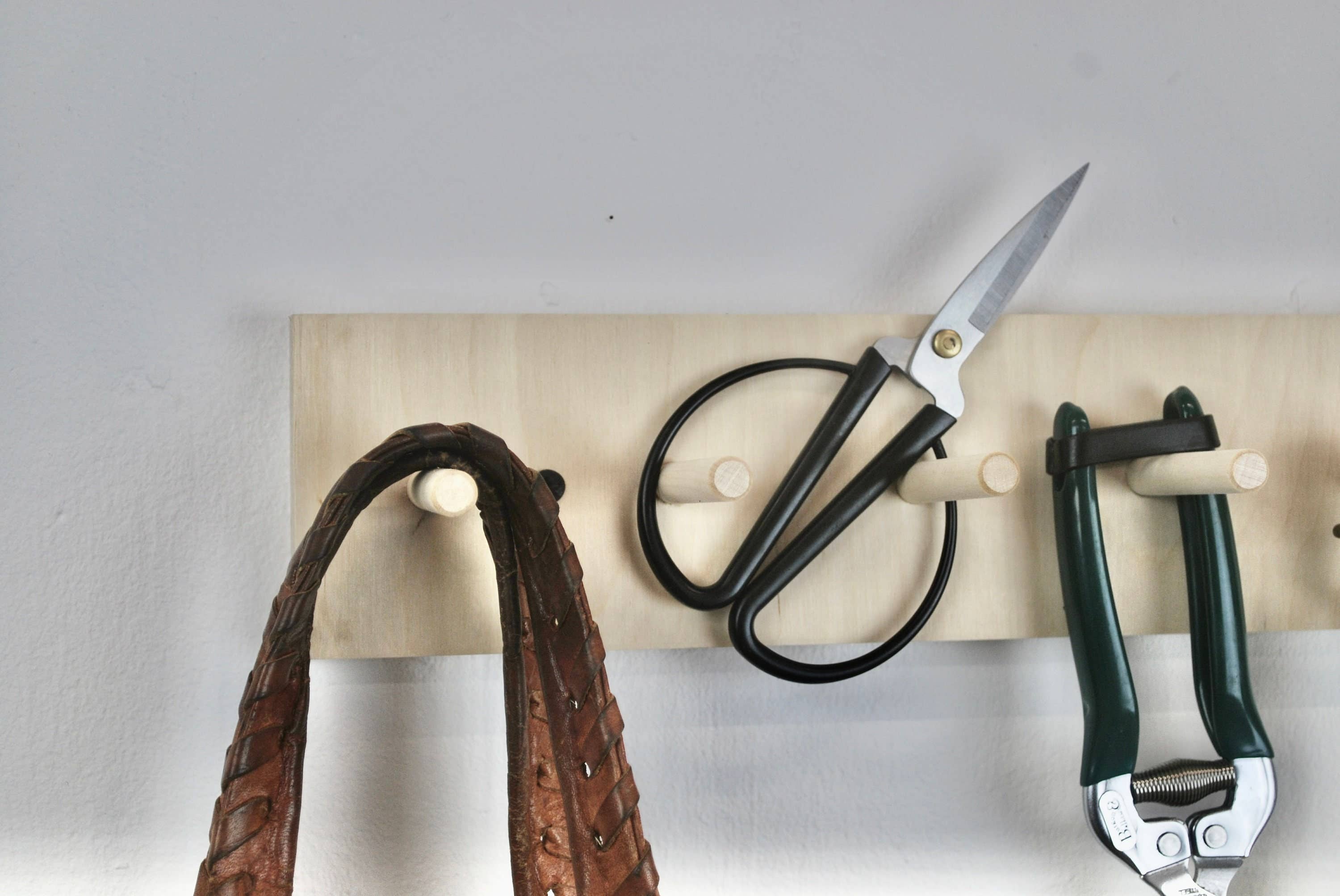 Thread Pegs – wholesale Wall hook – Peg rail in birch ply wood hook hanging rack7