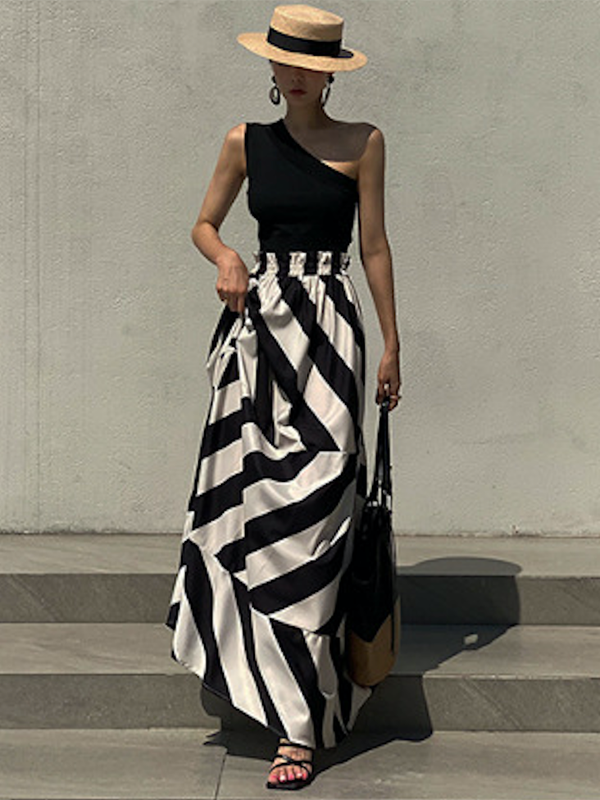 Sheer Trend – wholesale Set med topp och kjol - Dam – Set med randigt omlottlinne med enfärgad axel och kjol9