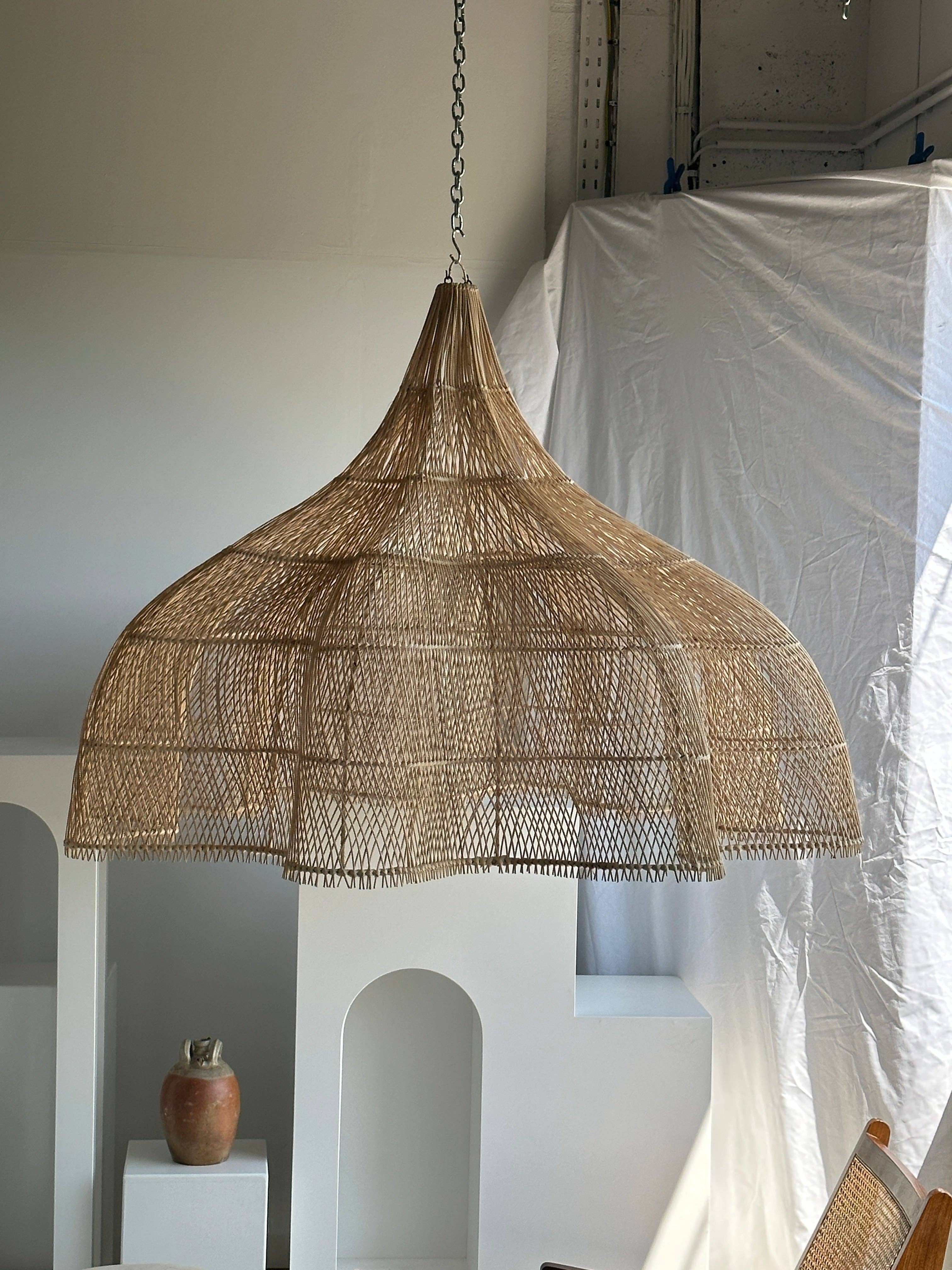 Office Objets - Wholesale Chandelier/Hanging Light - Immense rattan suspension in the shape of a flower, tulip, corolla H:1m; D:1m5092