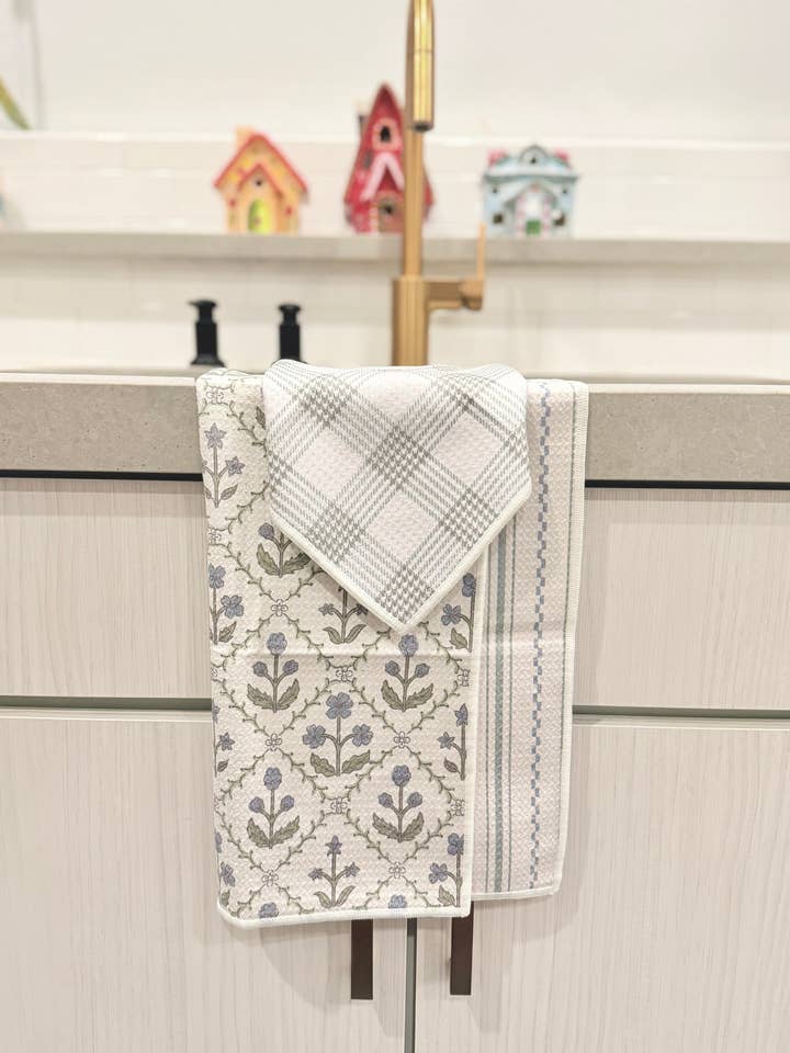 Lumi/Glacier: Reversible Sided-Hand Towel Washcloth Set for wholesale by Crae.Home