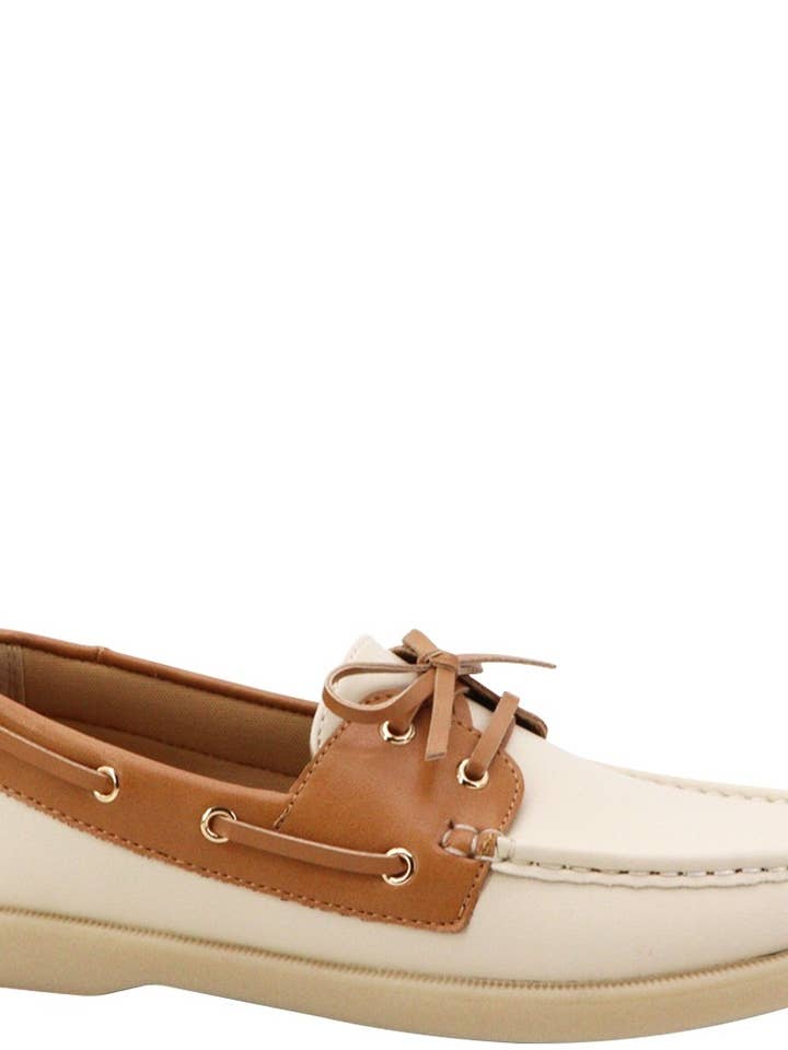 BOAT SHOES 18 PAIRS for wholesale by Pink Irene Wholesale