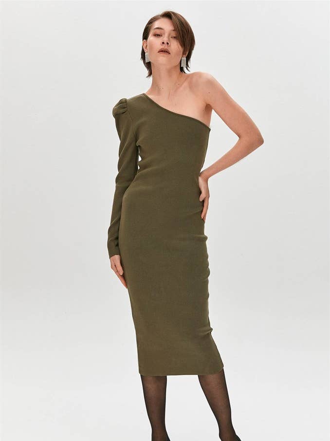 Asymmetrische gebreide jurk met één schouder voor wholesale door Lalion Design and International Trade LLC