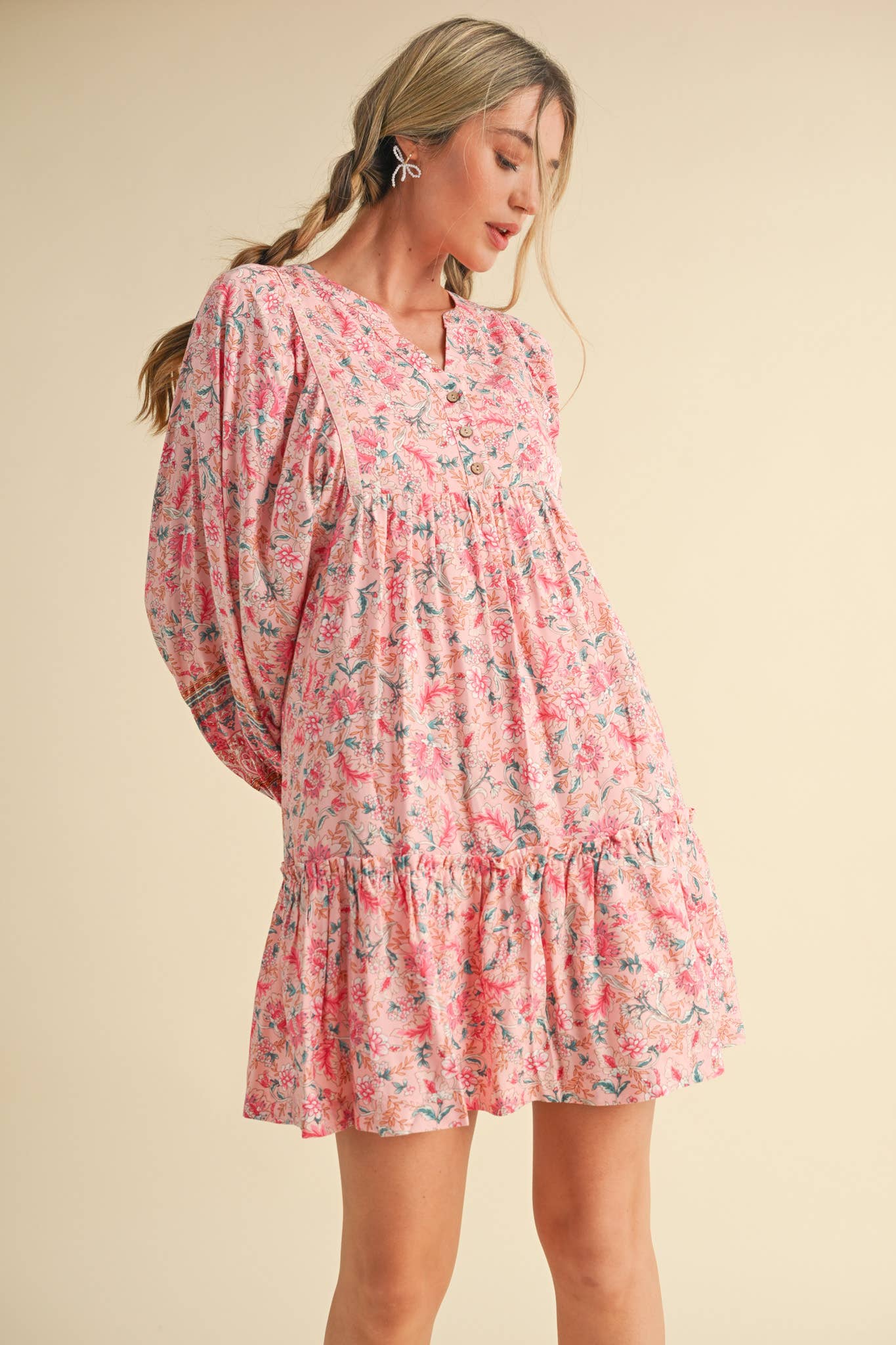 &MERCI - Wholesale Dress - Women's - EXCLUSIVE PRINT PUFF SLEEVE TIERED BABYDOLL DRESS MDR349025