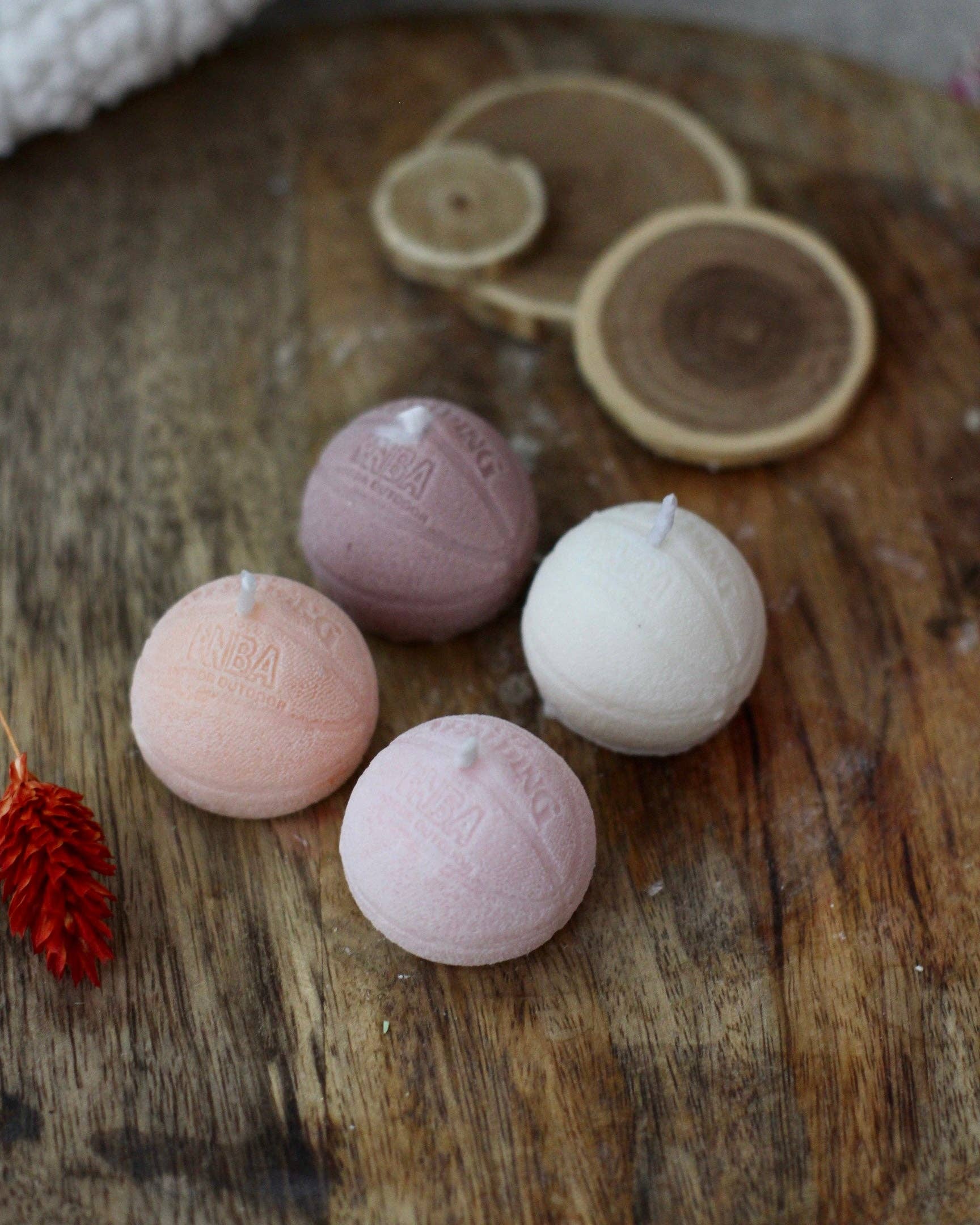 Meet me at the corner - Wholesale Novelty Candle - Set of 4 candles in the shape of a basketball1