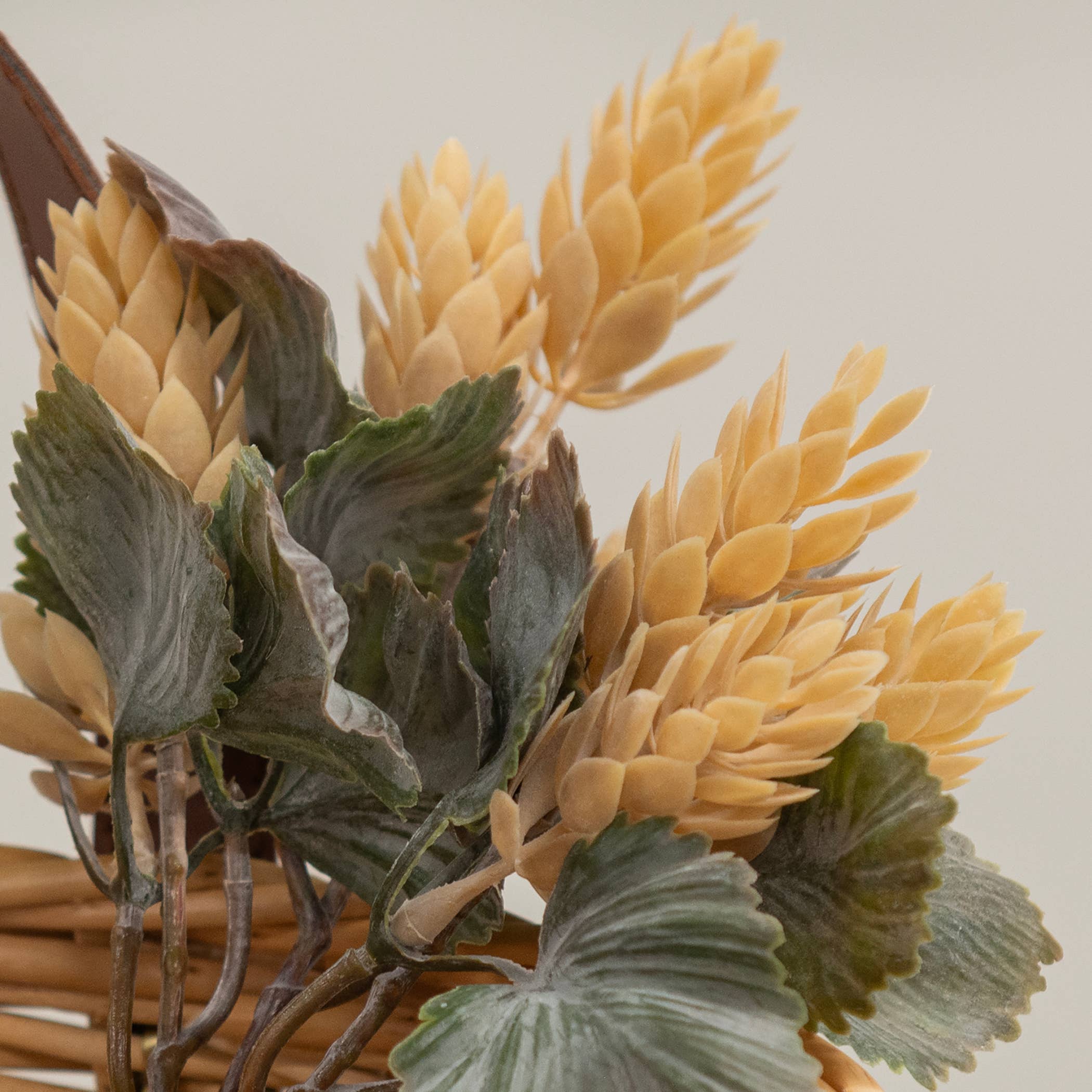 Saybrook Lane - Wholesale Artificial Plant - Dusty Beige Hops Pick - 9.5"2