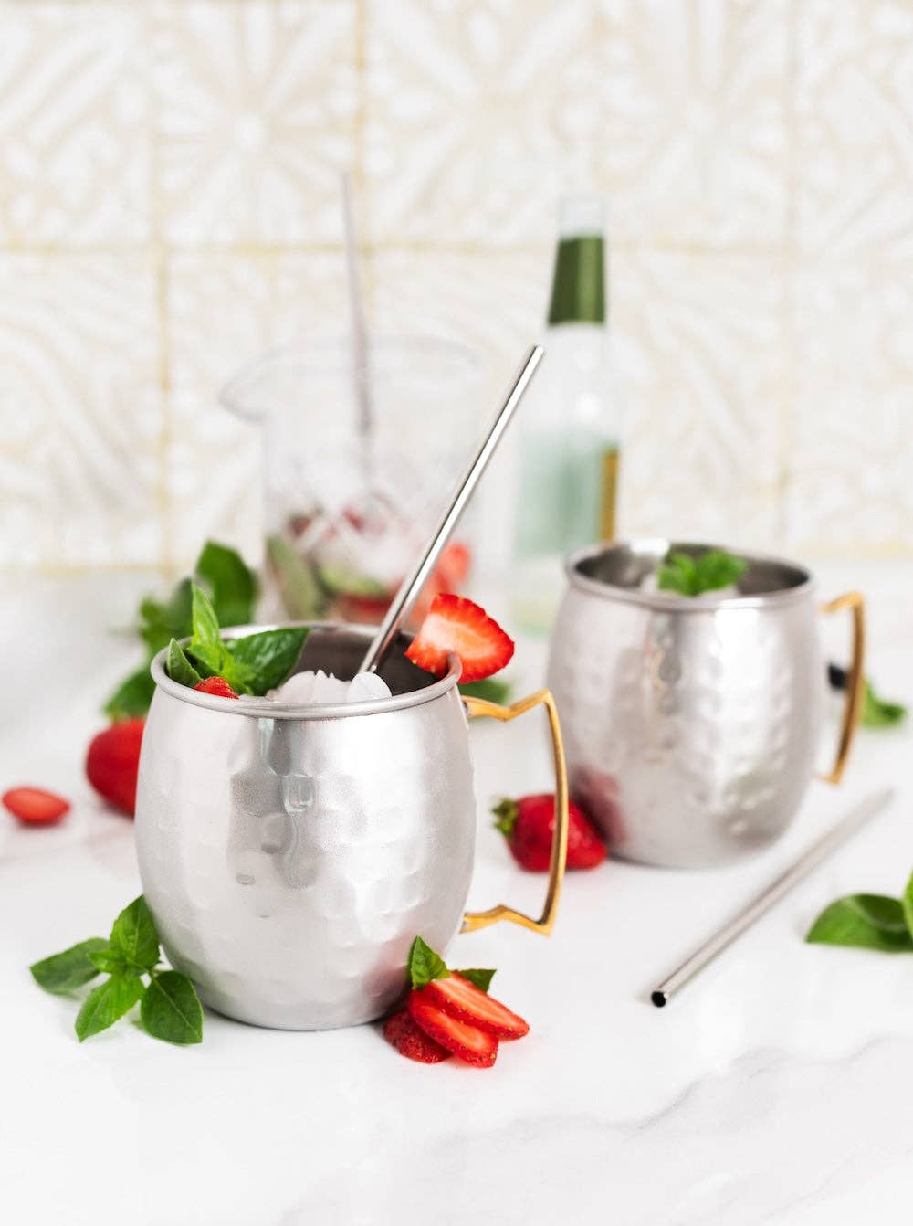 Sol Living - Wholesale Cocktail/Liquor Glass - Moscow Mule Mugs - 4 Pack - Siver/Copper (4 Cups + 4 Straws)1