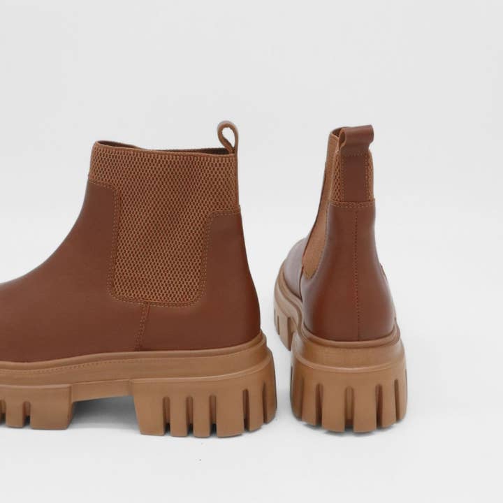 Tan Agora platform chelsea boots in brown leather womens shoes for wholesale on Faire5