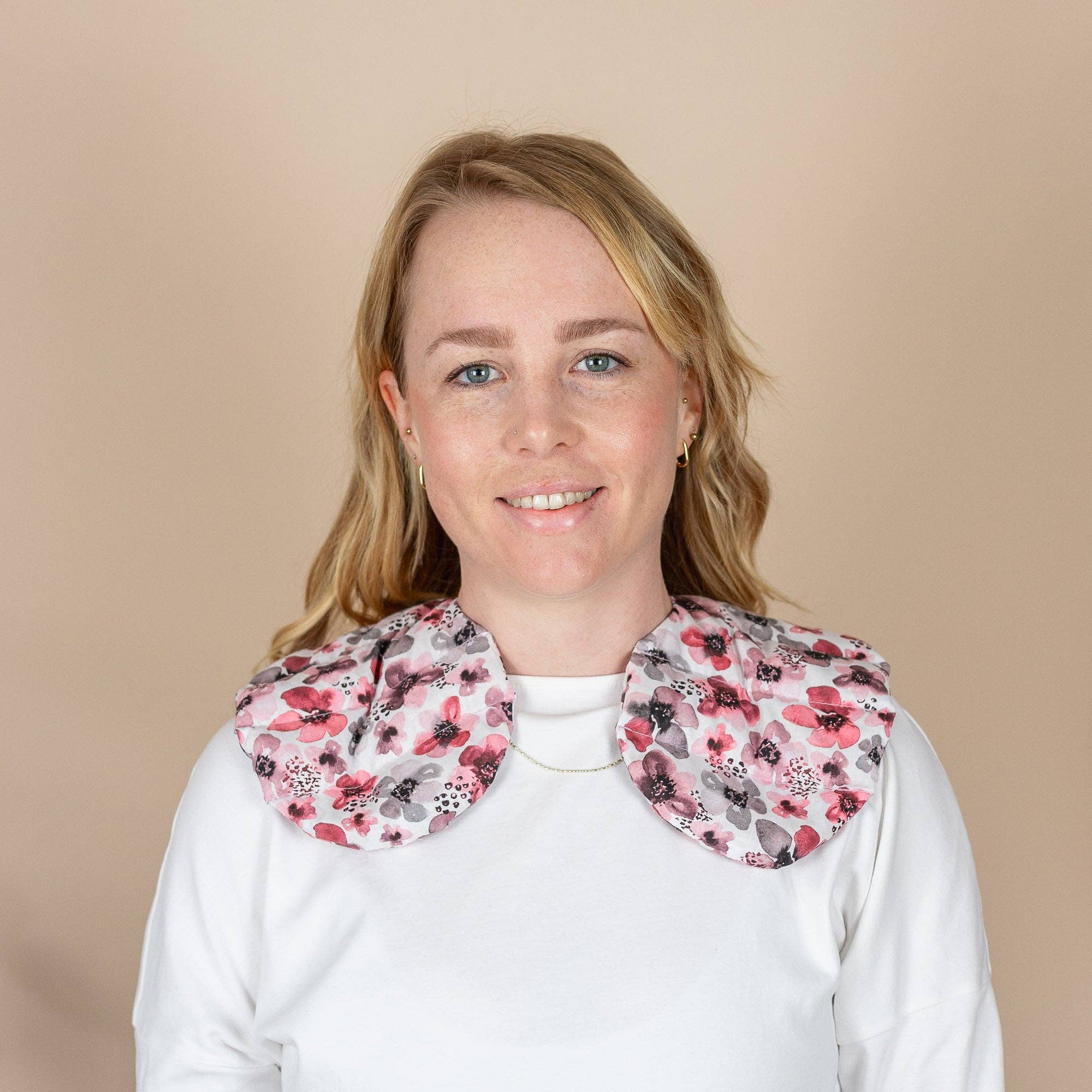 Tochter von Walter – Großhandel Spa-Stirnband – Schulter- & Nackenkissen mit Dinkel - Kirschblüte1