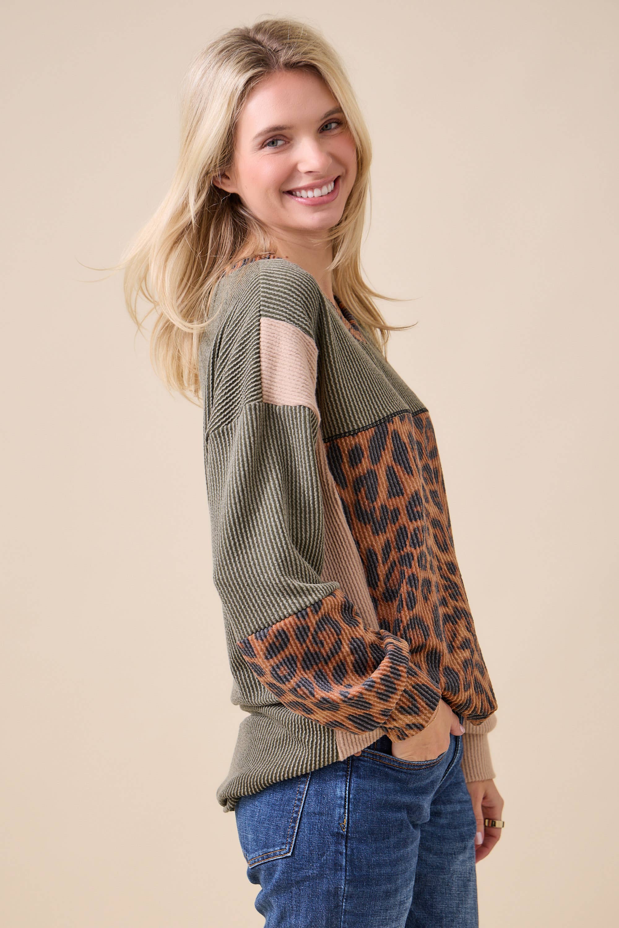 Celeste Clothing - Wholesale Knit Top - Women's - WOMEN'S RIB COLOR BLOCK ANIMAL PRINT LONG SLEEVE TOP14