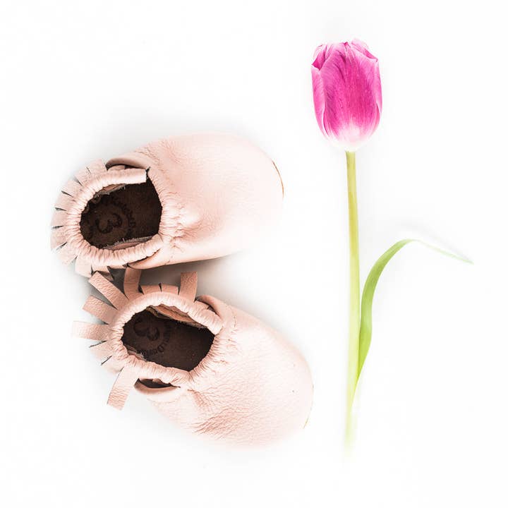 Zapatos mocasines de cuero rosa rubor para bebé y niño pequeño para venta al por mayor de Starry Knight Design