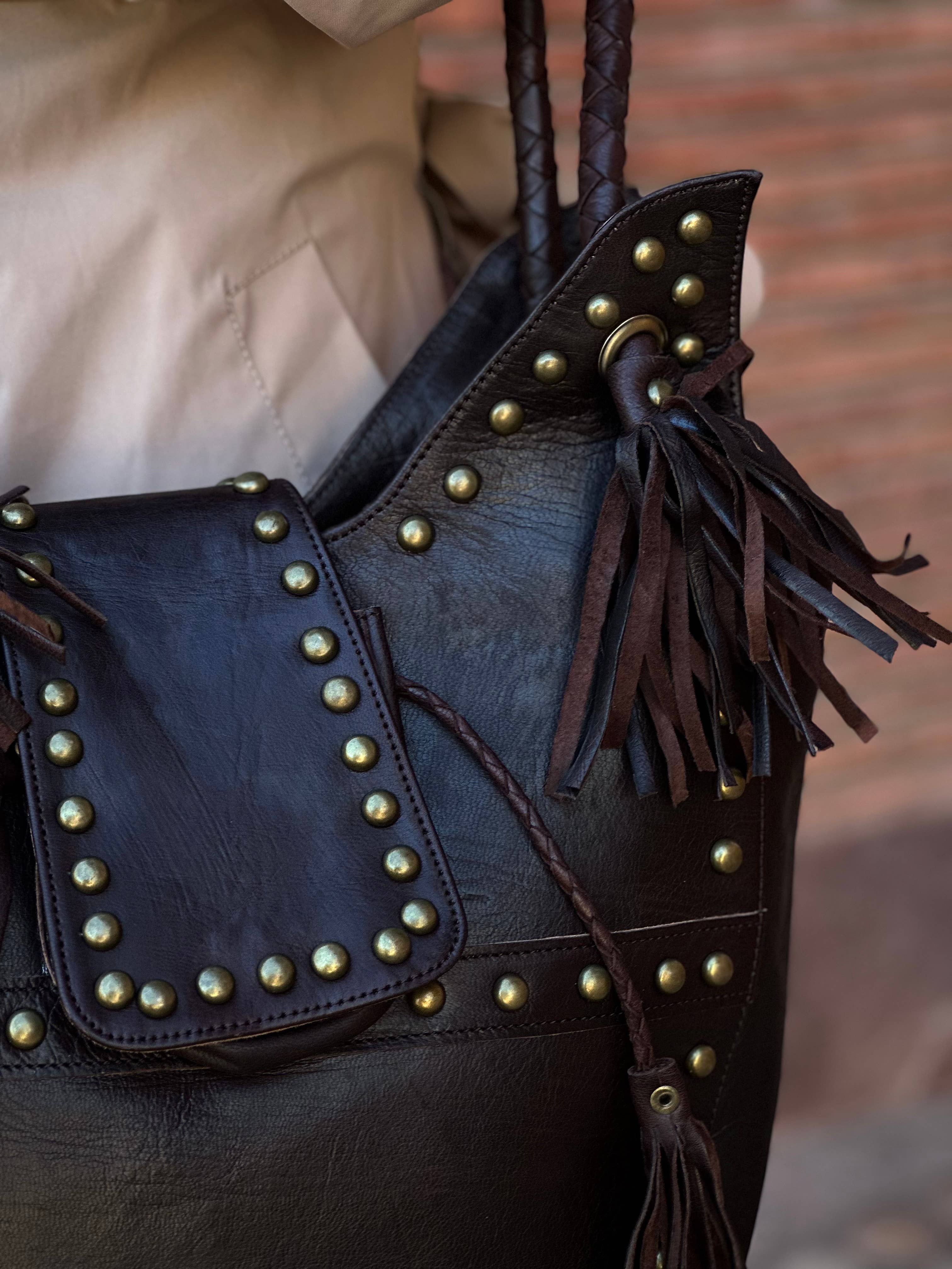 Berberwoolrug – wholesale Shoulder bag – women's – Handmade fringe Brown Leather Hobo Bag, Chic Shoulder Purse 6